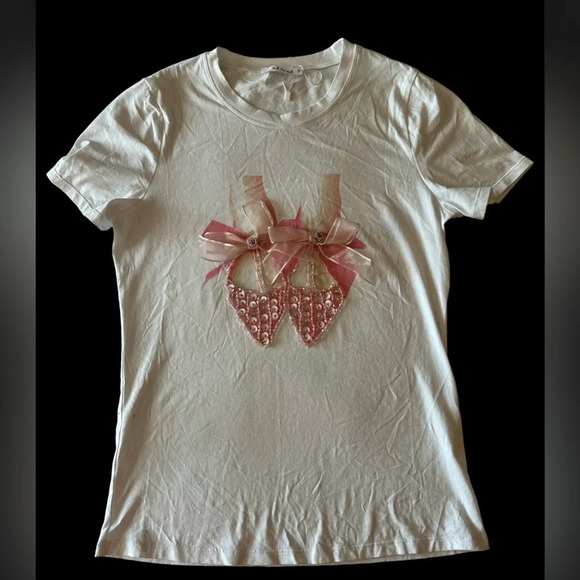 White TShirt With Pink Shoe Embellishment Small Shirtsleeves Top BNWT - Picture 6 of 7